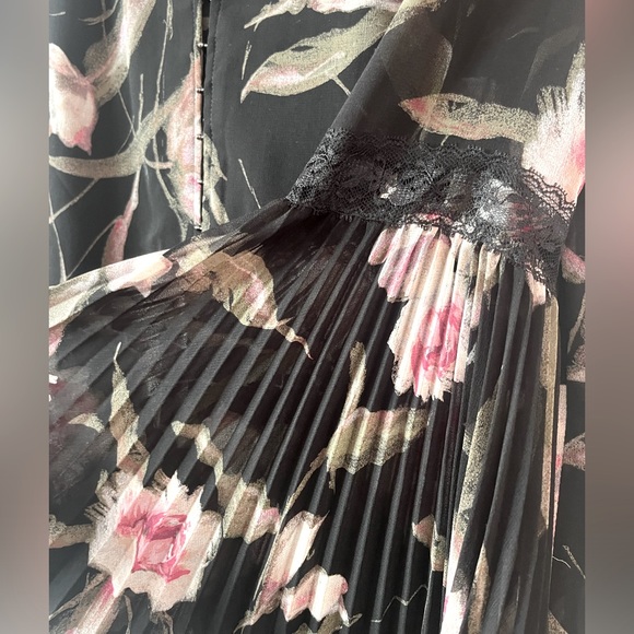 White House Black Market Floral Blouse with Bell Sleeves - Picture 8 of 10